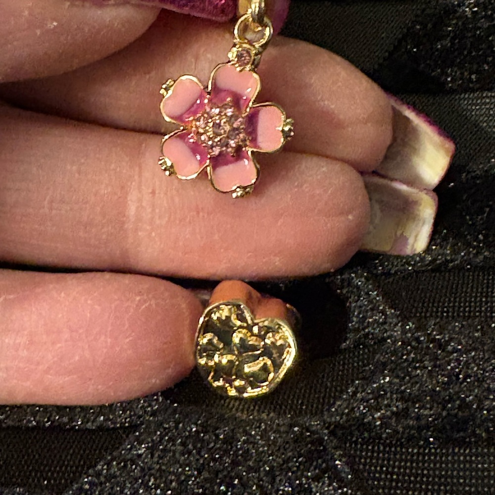 Charms-Bracelet Charms 2 Gold Tone Zinc Rhinestone Pink Flowers  Pendant nwt
